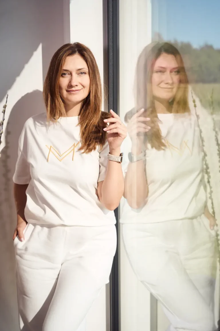 sesja fotograficzna z para modeli fotografia produktowa reklamowa dla marki odziezowej dresow (2)