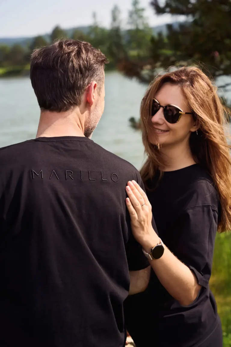 sesja fotograficzna z para modeli fotografia produktowa reklamowa dla marki odziezowej dresow (9)